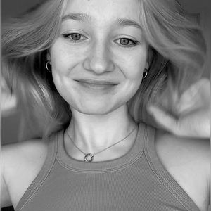 Meet your Posher, Yana